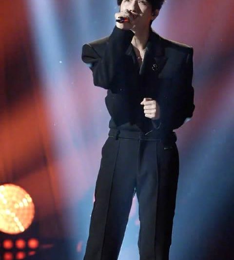 陈楚生红绣花救场封神！海外华人如何解锁咪咕视频，不错过任何精彩Live？