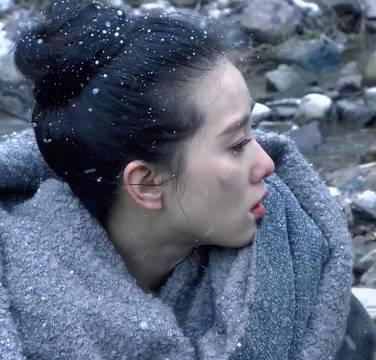 刘诗诗童年趣事曝光!用这张脸捅马蜂窝?网友:反差感太绝了