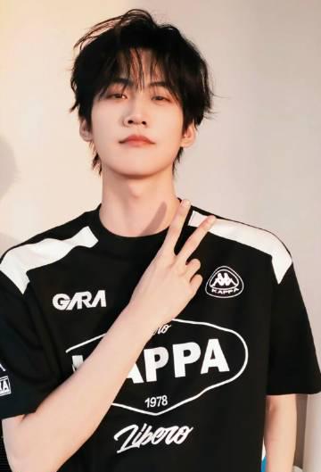 海外华人追剧不再愁!手把手教你解锁国内影视资源限制,告别卡顿与地区屏蔽